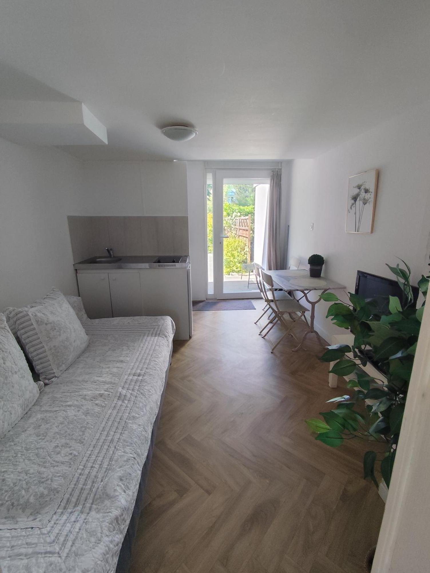 Escapade Pres De Lille - Appartement Charmant Avec Terrasse Et Parking Privee Mons-en-Baroeul Luaran gambar